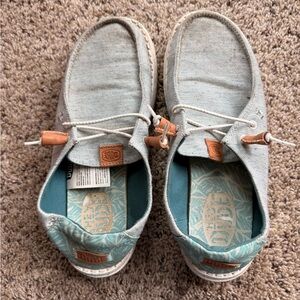 Hey Dude Sneakers - Cream